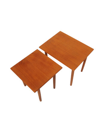 NIEUW Vintage teakhouten nesting tables