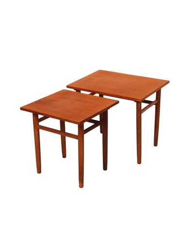 NIEUW Vintage teakhouten nesting tables